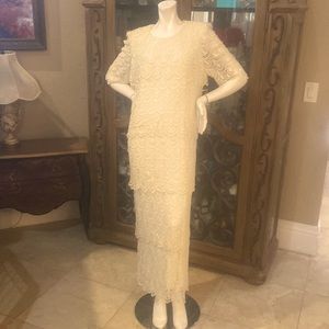 Vintage Joan Davis Jo-Hanna York Embroidery Lace Tiered Contouring Gown Dress